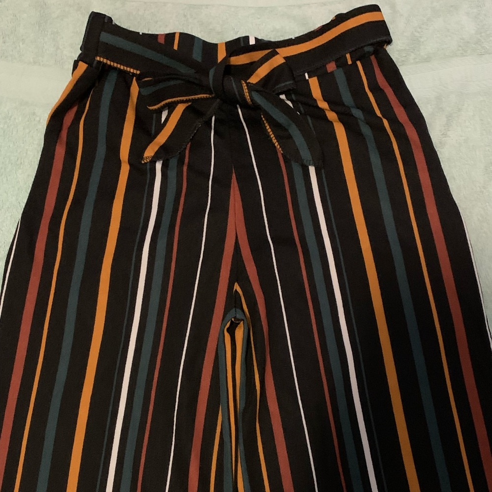 Multi strip wide 2 pocket ankle dress pant fits Small/Medium